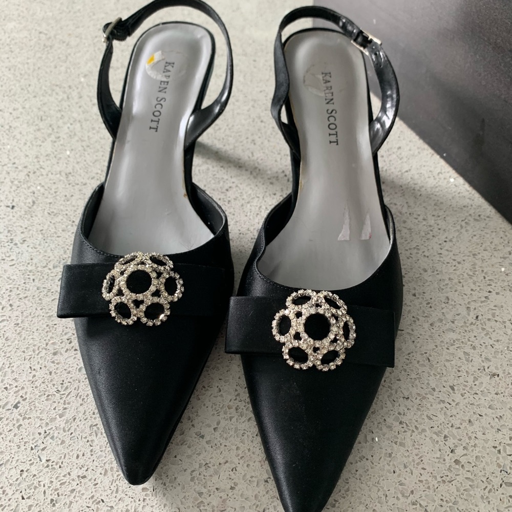 Karen Scott Kitten Heels